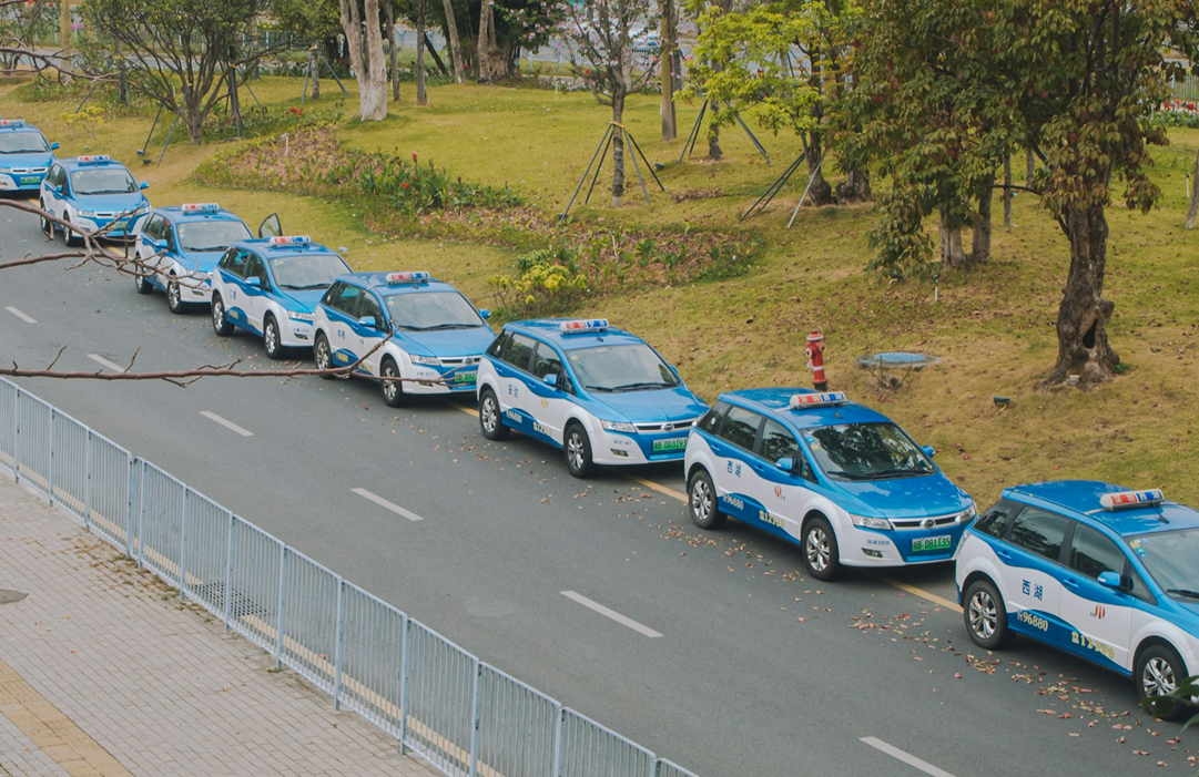 Electric vehicle fleet charging as part of a managed energy system